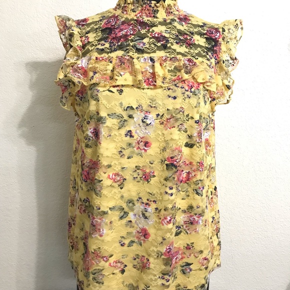 🆕 floral yellow blouse 🌼 - Picture 4 of 5